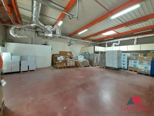 ENTREPÔT / BUREAU LOT 304 ZONE D'ACTIVITE DE ST HENRI