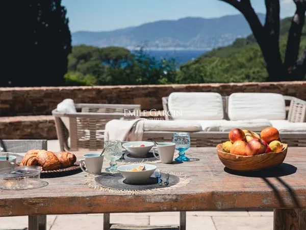 Propriété de charme - La Croix Valmer - Vue mer, à pied de la plage