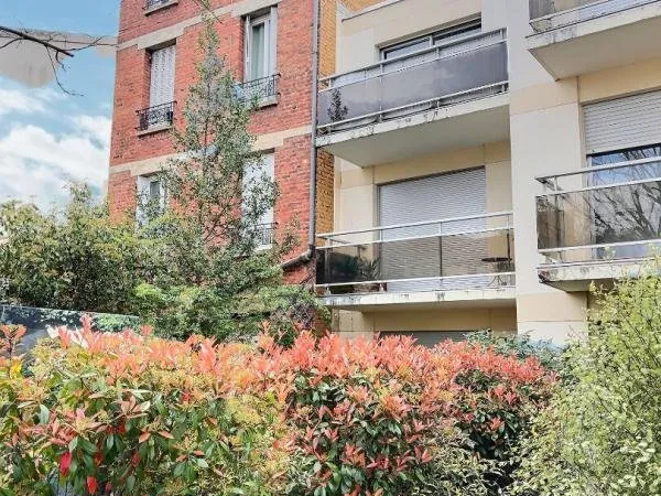 La Garenne Colombes. Ravissant 2 pièces traversant Est / Ouest et ses 2 terrasses