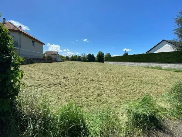MARINGUES Terrain à vendre de 544 m²