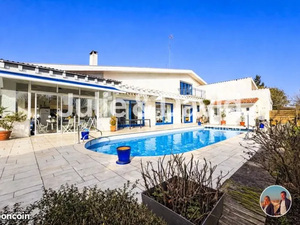 Maison 12 pièces 400 m²