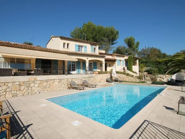 Maison 3 pièces 250 m²