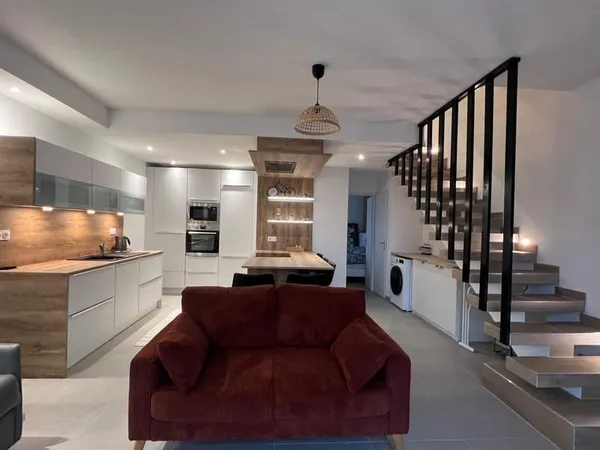 Élégante maison en triplex rénovée - Centre-ville, côte sauv