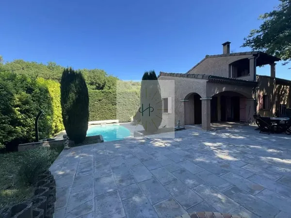 Charmante maison avec piscine au Teil sur grande parcelle