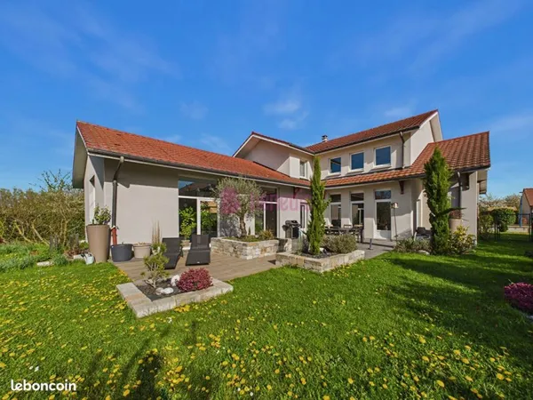 Maison 6 pièces 225 m²