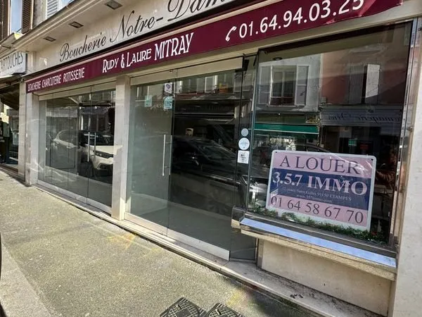 Local commercial 68 m² Étampes