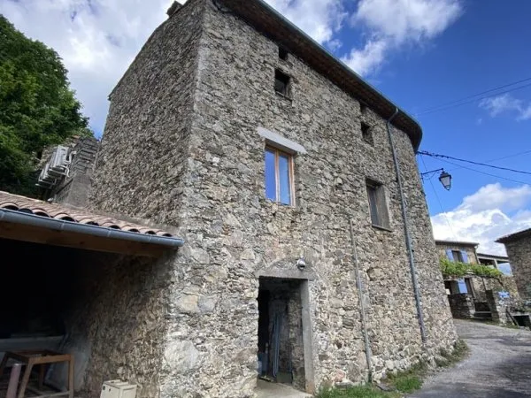 En Cévennes, Le Vigan , Maison en pierre avec Jardin, à vend