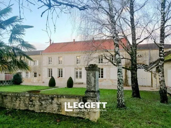 Maison 11 pièces 320 m²