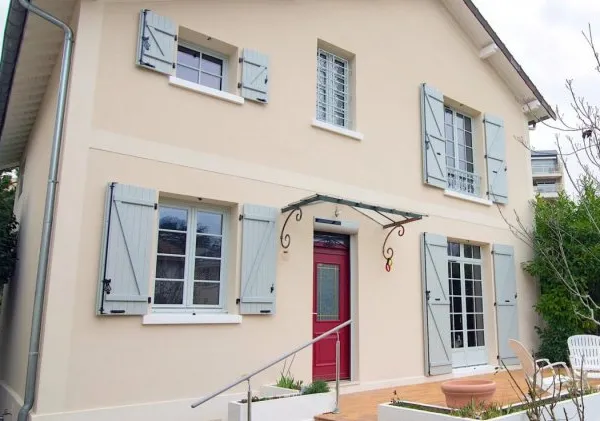 CHAVILLE Lim. VIROFLAY - Belle maison rénovée grand terrain