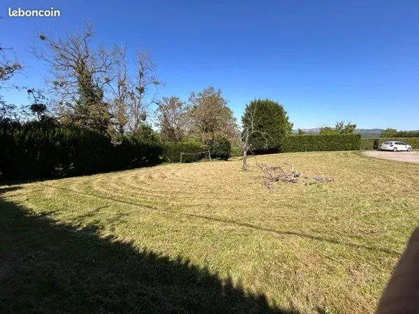 Terrain st Just