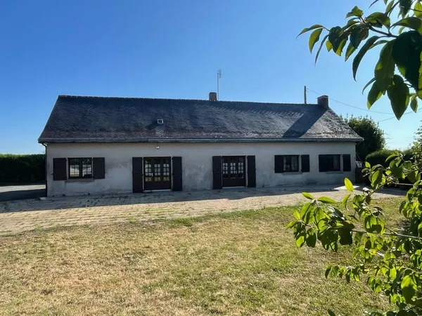 Longère au calme habitable de suite à rafraichir.