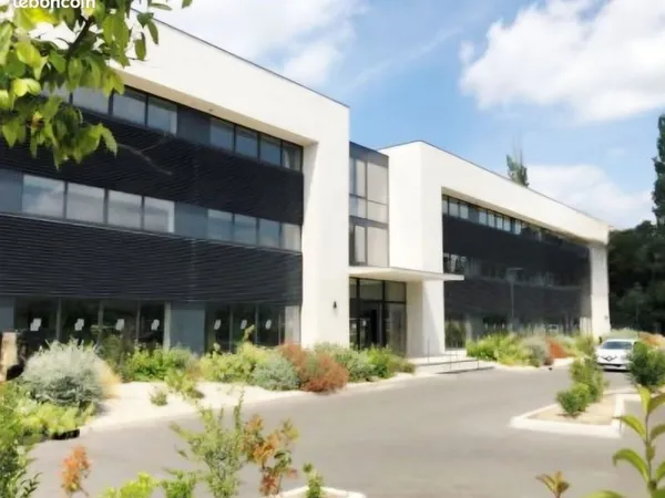 Bureaux 133 m² SORGUES