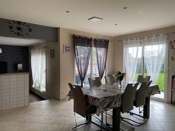 Maison de plain pied de 116m², 4 chambres sur un terrain de 1200m² à Clazay