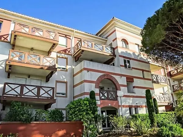 Frejus - Studio 24m2 rénové, avec vue exceptionnelle sur le Port de Fréjus