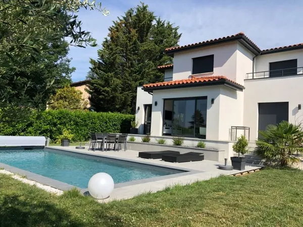 À ROGNES - VOTRE MAISON AU CŒUR DE LA PROVENCE
