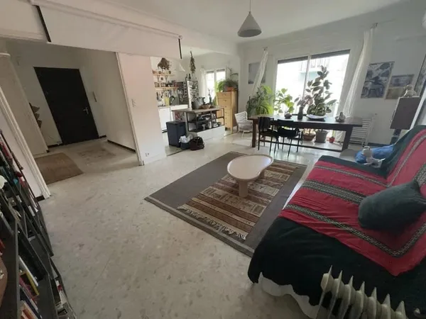 Appartement F4, 1er étage, petite copropriété