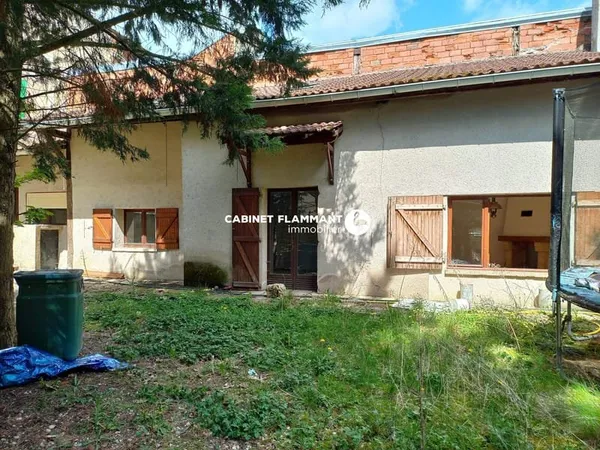 MAISON DE VILLE AVEC JARDIN