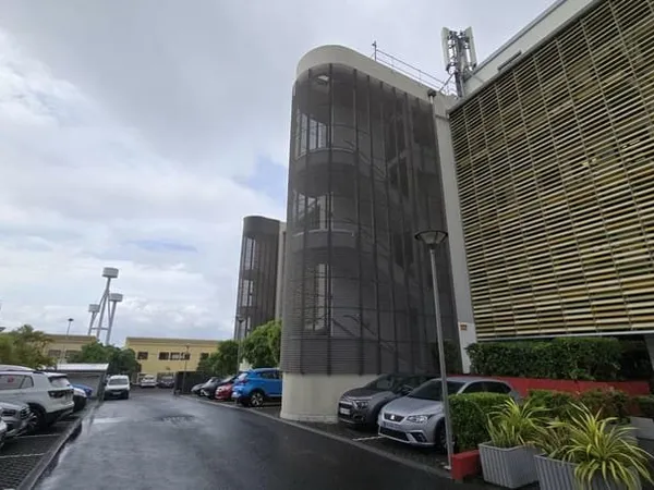 BUREAUX 427 m² A LOUER / ZAC 2000 LE PORT