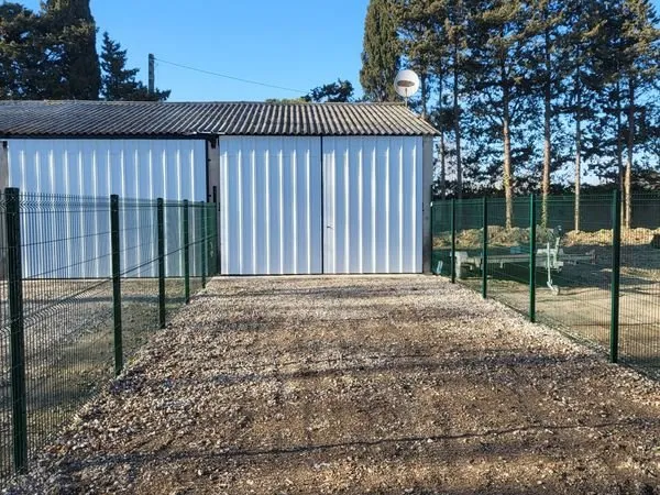 Location hangar