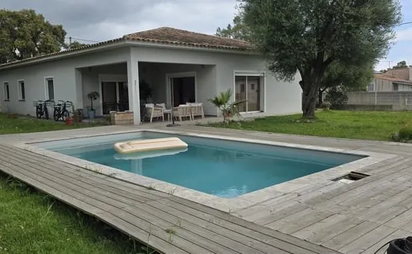 Très belle villa standing piscine