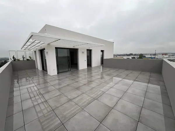 Lattes Superbe T4 90 m² avec 87 m² de TERRASSE