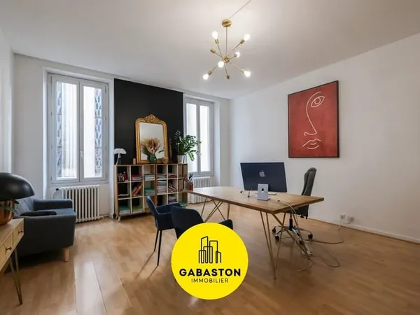 BUREAUX I RUE GRIGNAN I PALAIS DE JUSTICE