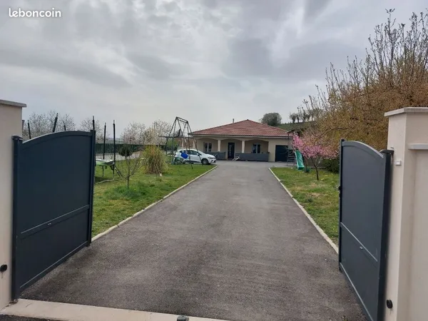 Maison 100m2 garage 50m2