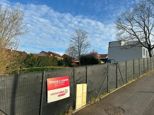 Terrain 836 m2
