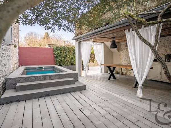 Maison de village avec piscine à vendre à Penne d'Agenais