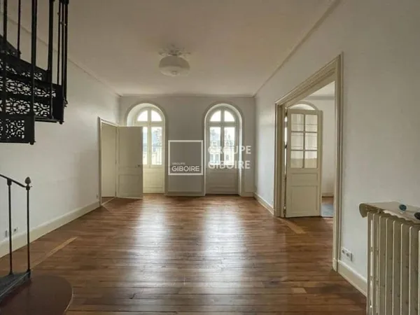 Appartement 6 pièces 141 m²