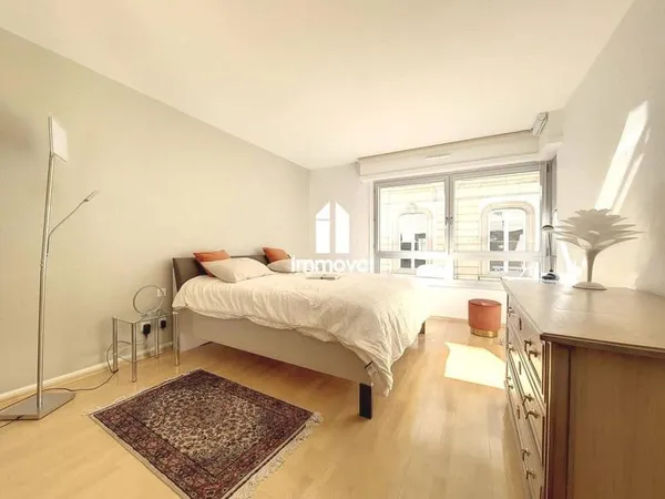 HYPER-CENTRE - Spacieux 2 pces meublé 72.79m²
