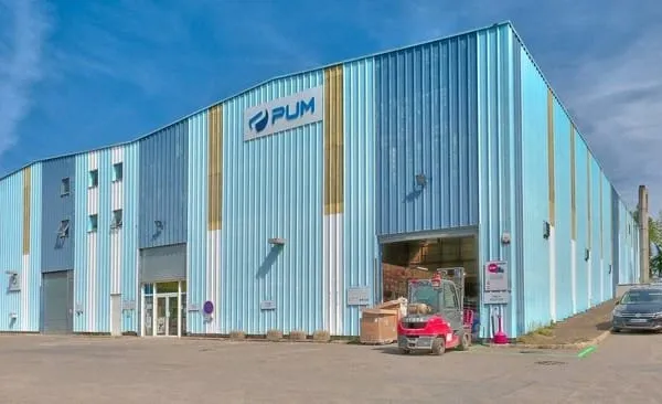 Entrepôt 783 m²