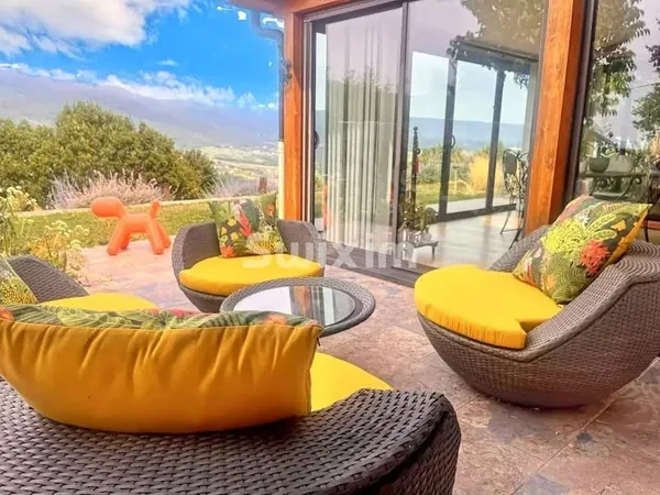 Villa 6 pièces 181 m²