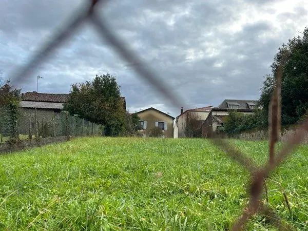 Terrain ~800 m² à louer - Jardin / animaux - Centre Aire-sur-l'Adour