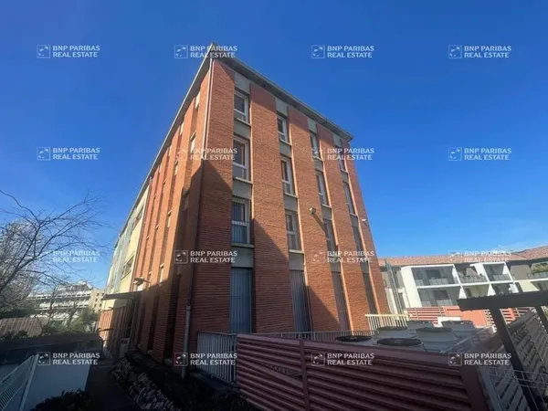Bureau 1079 m²