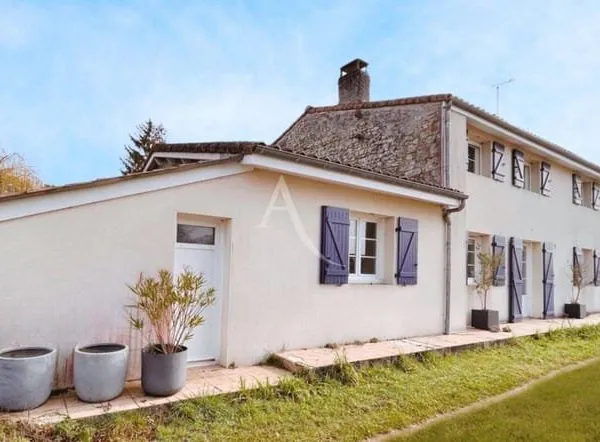 Maison 9 pièces 211 m²