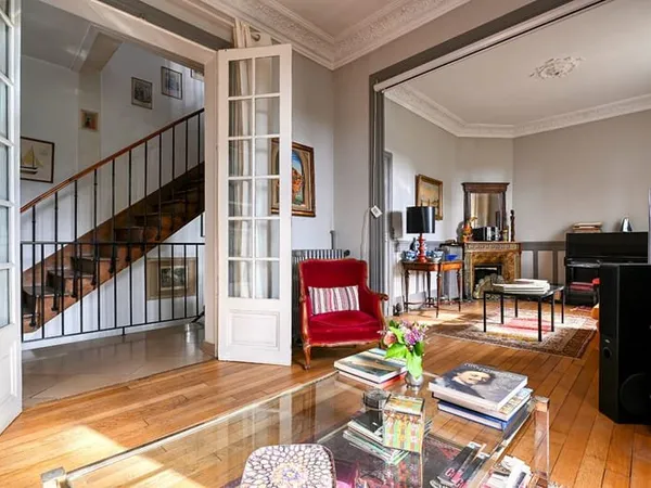 Triplex 292 m au sol 7 chambres + jardin