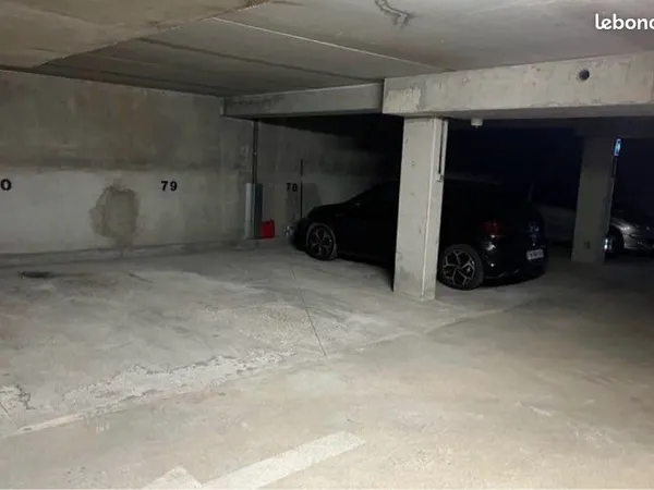 Place de parking 7-8 gare