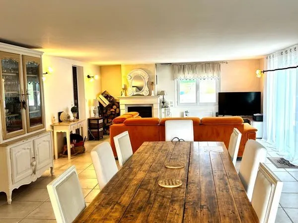 Maison 5 chambres. 200m2