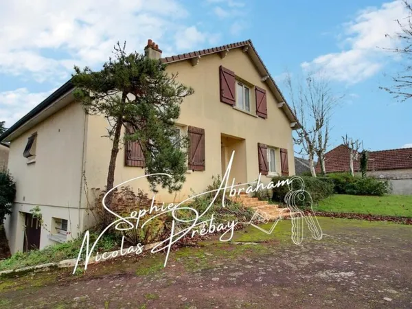 Maison d'artisan sur sous-sol total avec grand terrain et dépendance