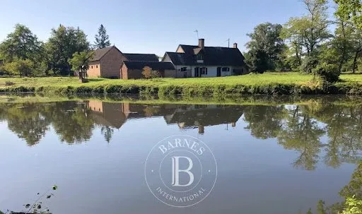 Propriété 7 pièces 145 m²