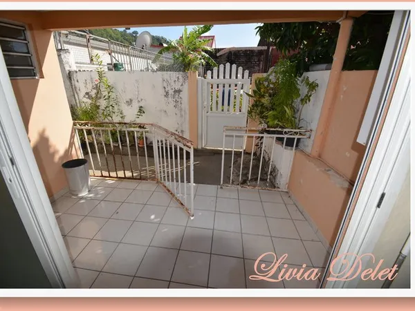 Lot de 2 maisons mitoyennes - Saint-Pierre (Martinique) - Idéal investisseurs & résidents