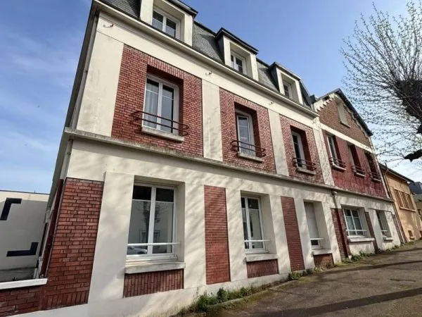 Immeuble 679 m²