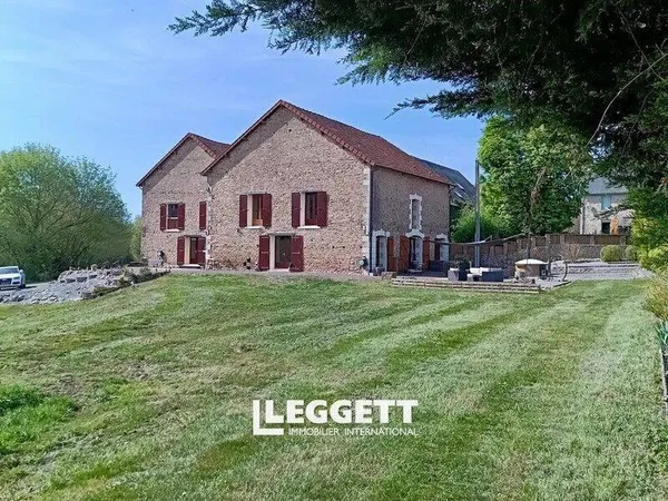 Maison 8 pièces 451 m²