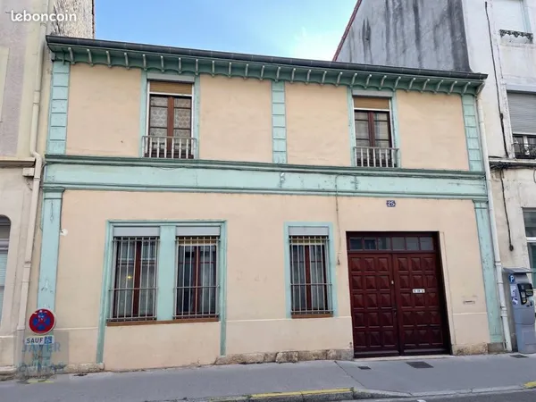 Maison 8 pièces 180 m²