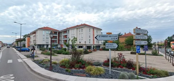 Stationnement Vente Saint-Bonnet-de-Mure   131000€