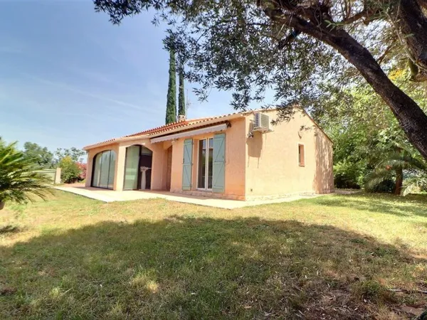 VENTE EN EXCLUSIVITE - FREJUS - CAÏS - Villa 4/5 pièces de 112m2 avec grand garage
