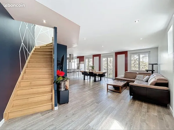 Appartement rénové F4 / 117m2 carrez / 42480 La Fouillouse