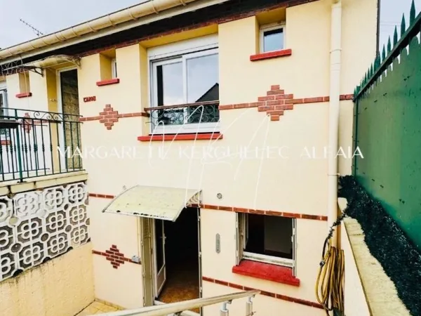 Jolie maison en copropriété de 67m², deux chambres, terrasse et stationnement