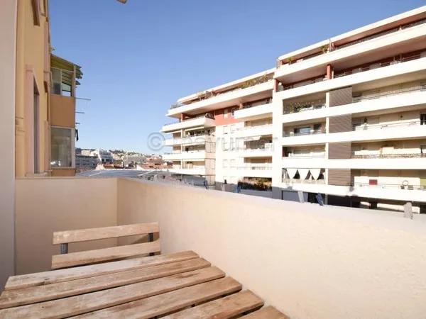 T3 + balcon rue Borde 13008 Marseille